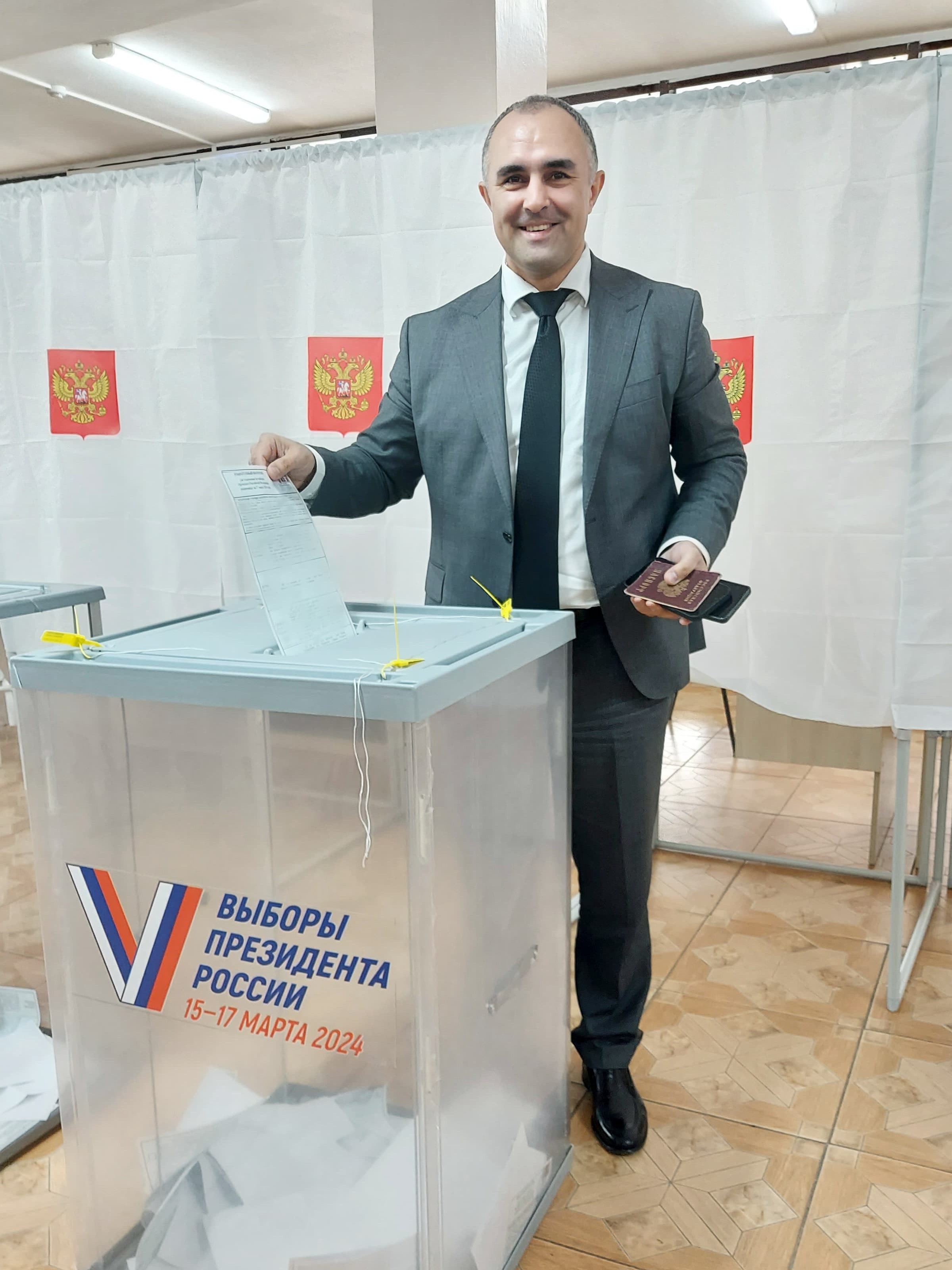 Юрий Гамзатов проголосовал на выборах Президента России